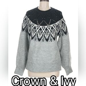 EUC (M) Crown & Ivy Pullover Sweater